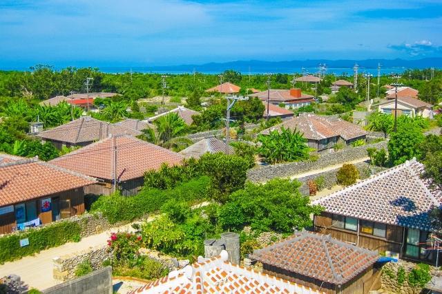 沖縄の家の屋根